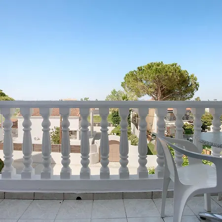 Paradise Standard 7 Zante